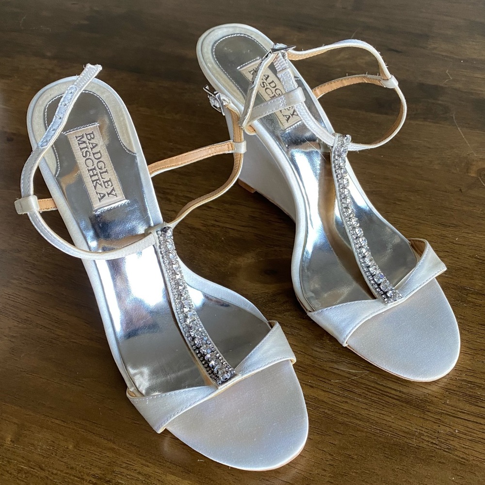 Badgely Mischka Wedding Bridal Shoe 8M Satin